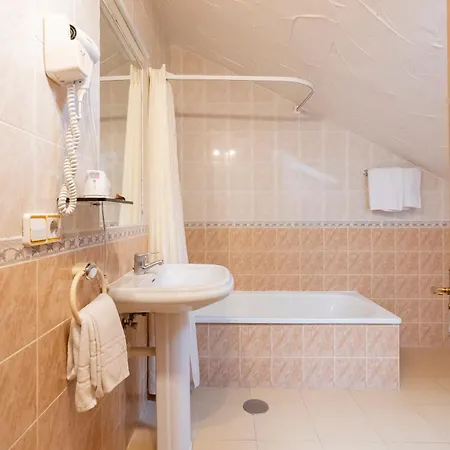 Conjunto Hotelero La Pasera 2*